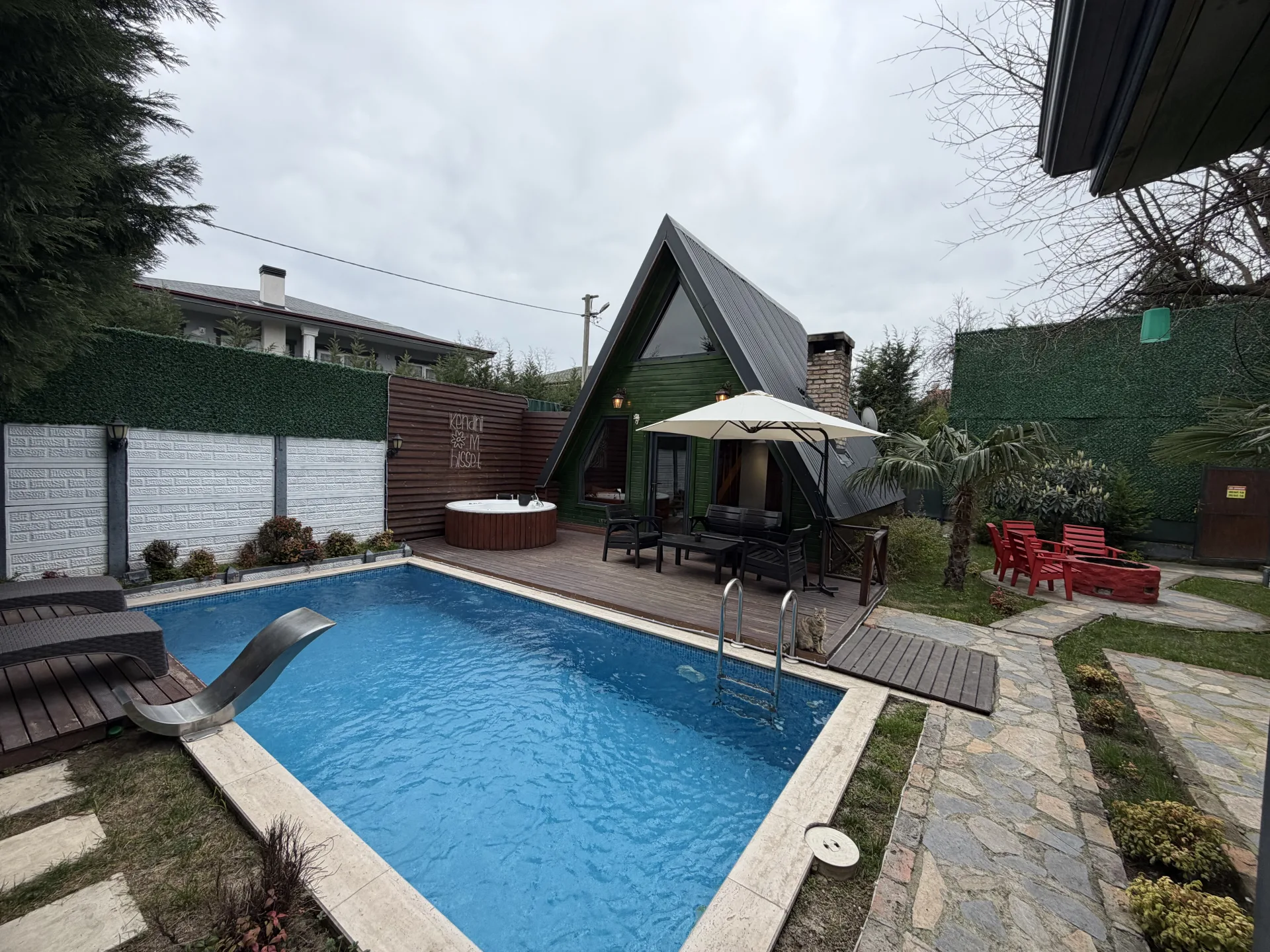 SAPANCA GÖLÜNE ÇOK YAKIN MÜSTAKİL EV & BUNGALOV