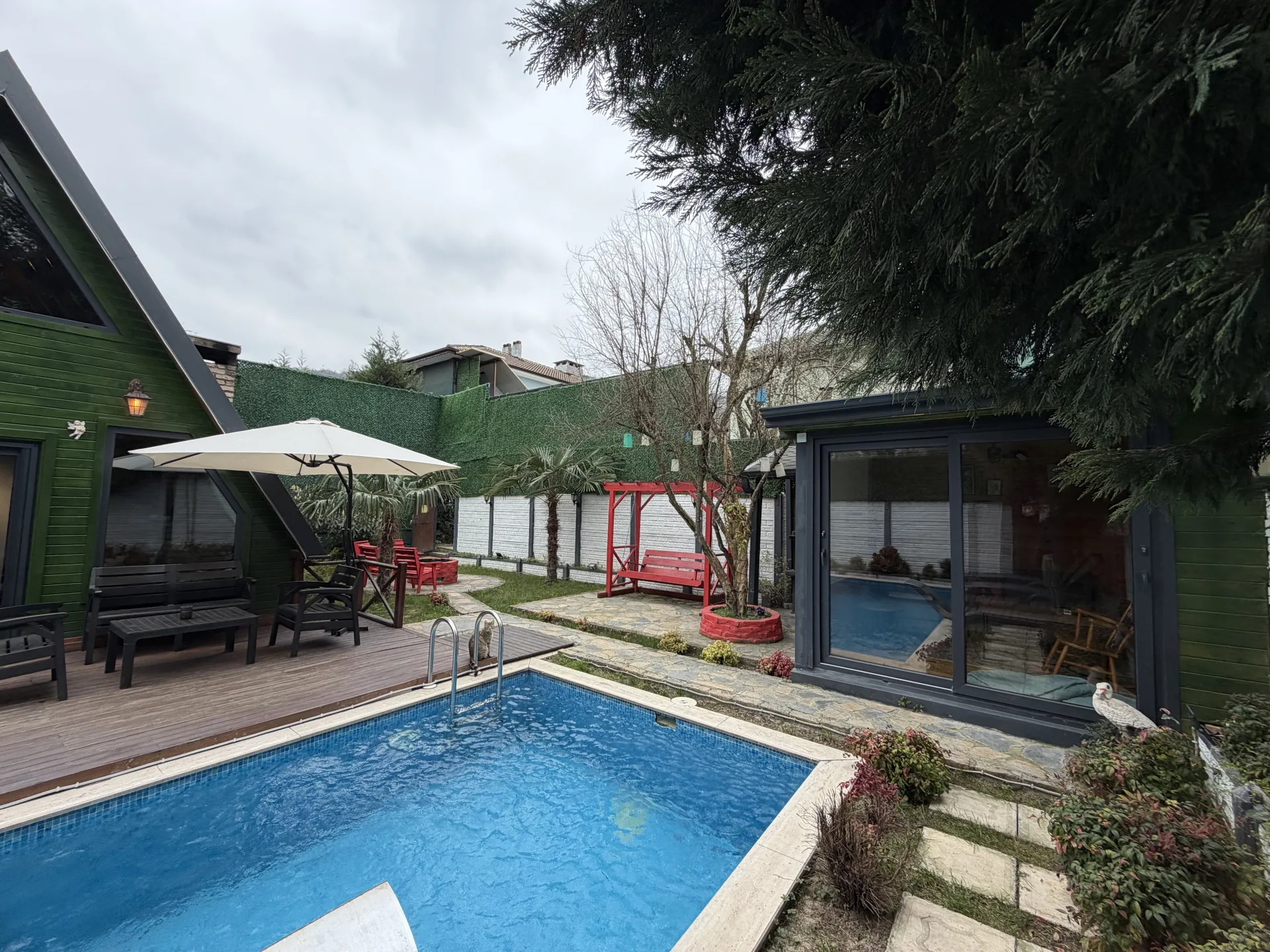 SAPANCA GÖLÜNE ÇOK YAKIN MÜSTAKİL EV & BUNGALOV
