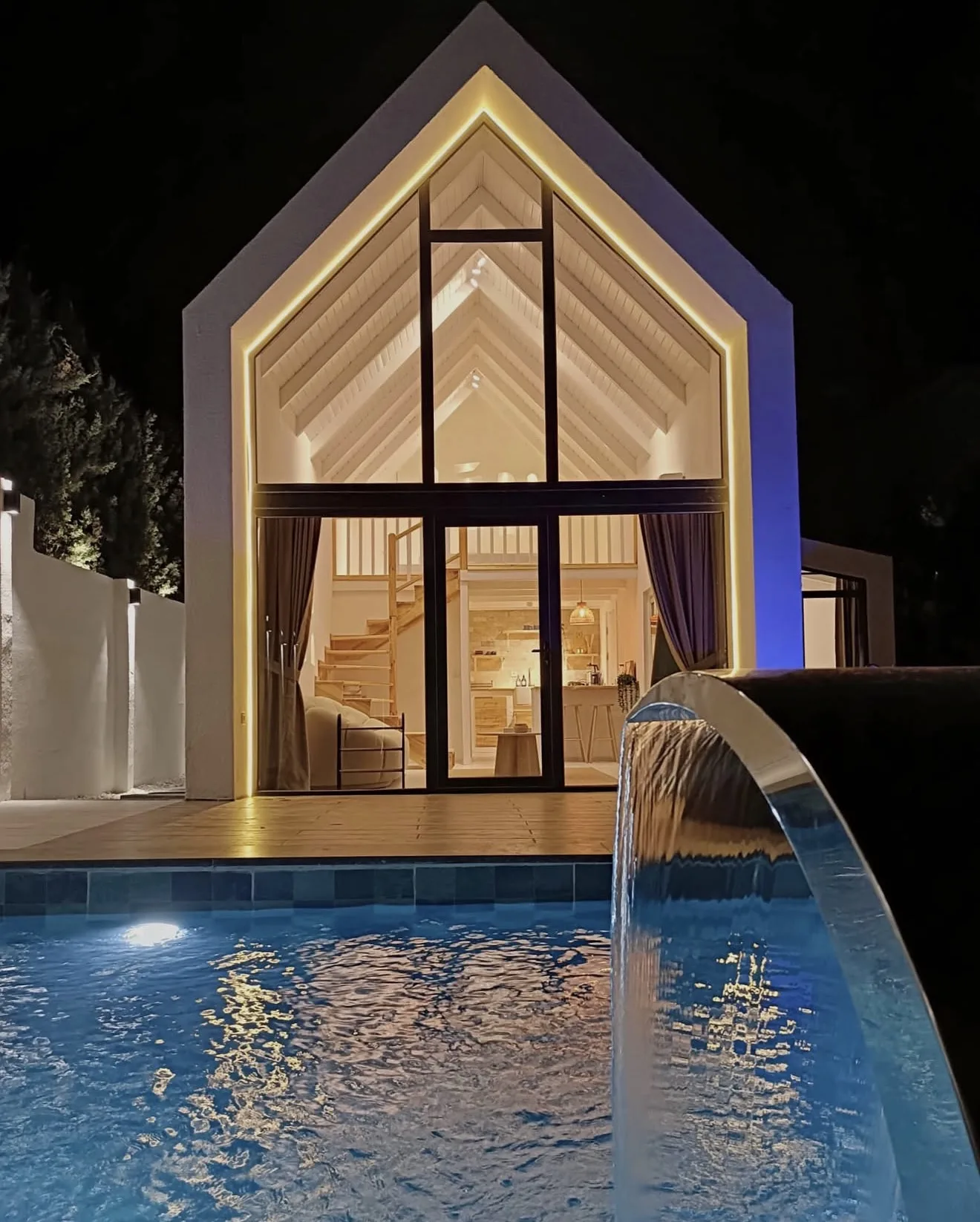 Kartepede Eşsiz Manzaralı, Tam Donanımlı Butik Otel / Lüks Villa